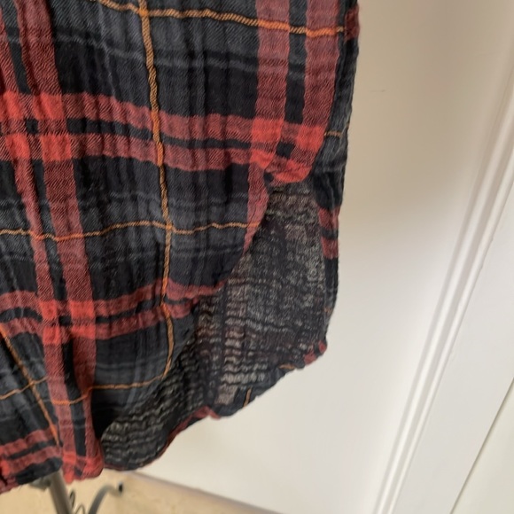 PPLA PLAID HI/LO TOP - Picture 4 of 7